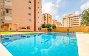Beautiful apartment in Fuengirola with Outdoor swimming pool and WiFi, Fuengirola